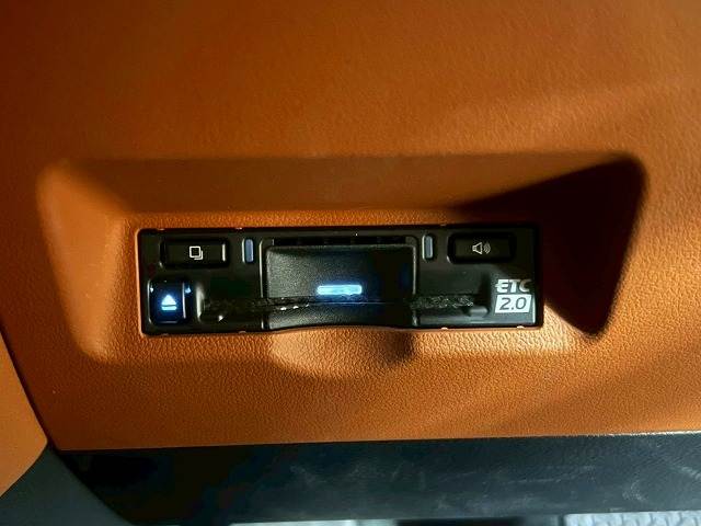 トヨタ ヴェルファイアハイブリッドの画像16