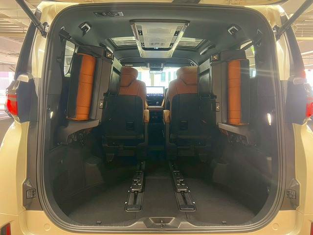 トヨタ ヴェルファイアハイブリッドの画像20