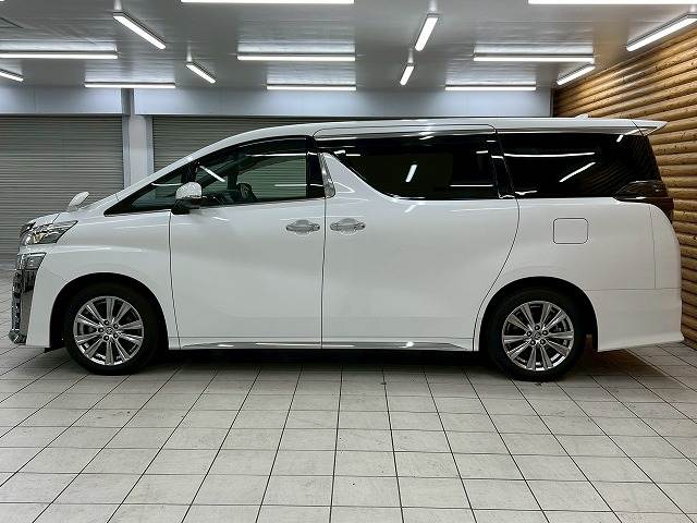 トヨタ ヴェルファイアの画像18
