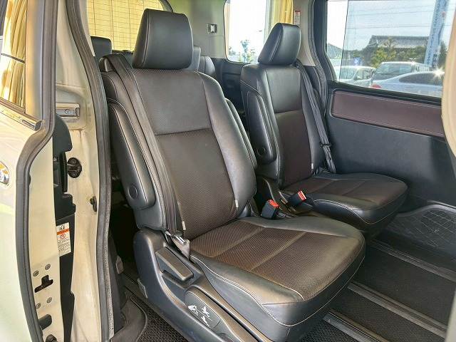 トヨタ エスクァイアハイブリッドの画像11