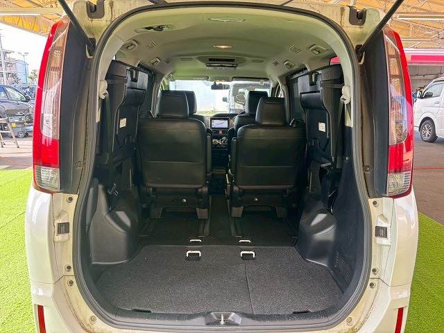 トヨタ エスクァイアハイブリッドの画像12