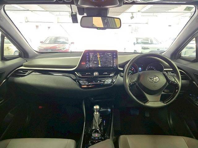 C-HRハイブリッド G 内装他