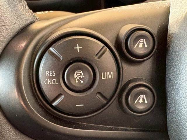 MINI CROSSOVERディーゼル COOPER D RHD 内装他