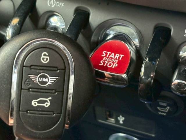 MINI CROSSOVERディーゼル COOPER D RHD 内装他