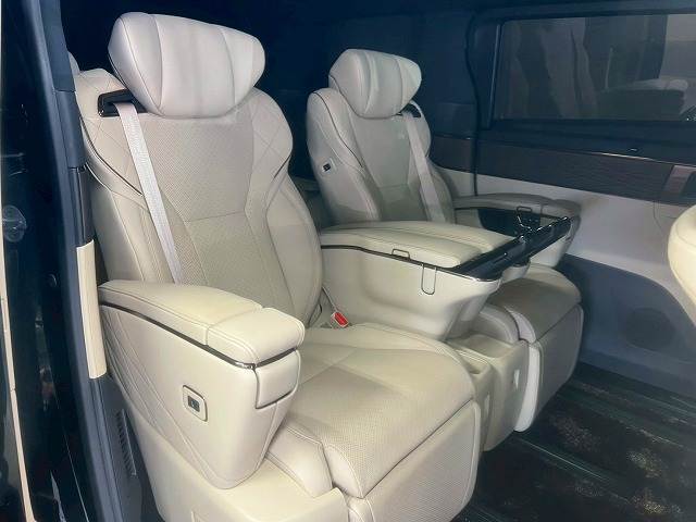 トヨタ アルファードハイブリッドの画像10