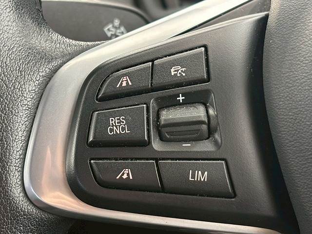 X1xDrive18d xLine Edition Joy+ 内装他