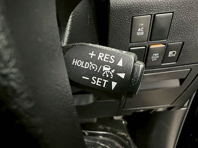 ヴェルファイアハイブリッドZ“GOLDEN EYES” 内装他