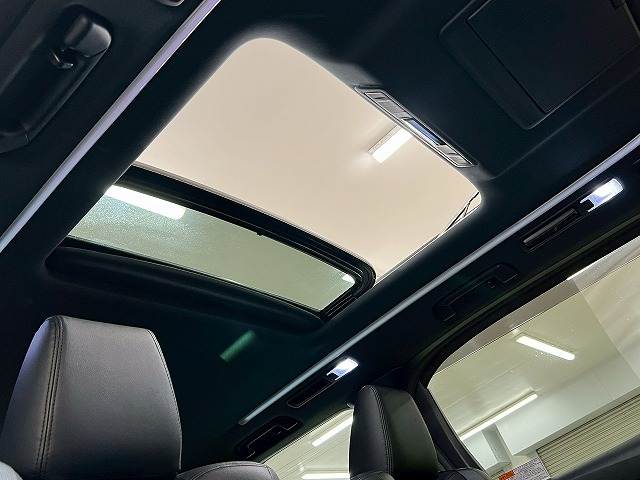 トヨタ ヴェルファイアハイブリッドの画像8