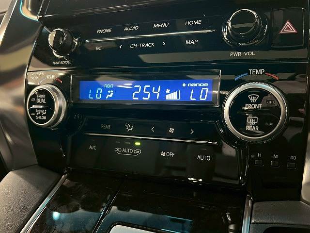 トヨタ ヴェルファイアハイブリッドの画像14