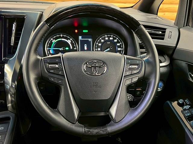 トヨタ ヴェルファイアハイブリッドの画像15