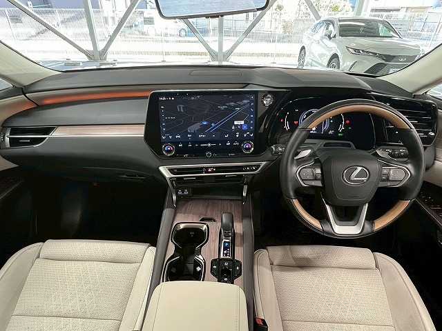 RXRX350h “version L” 内装他