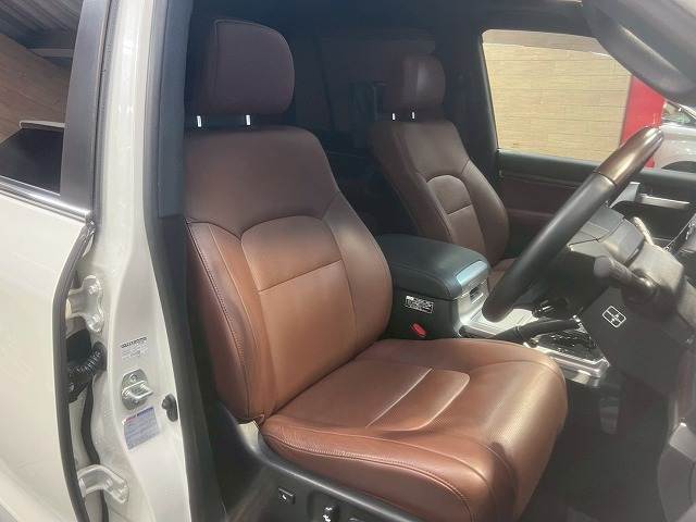 トヨタ&nbsp;ランドクルーザー200系の画像9