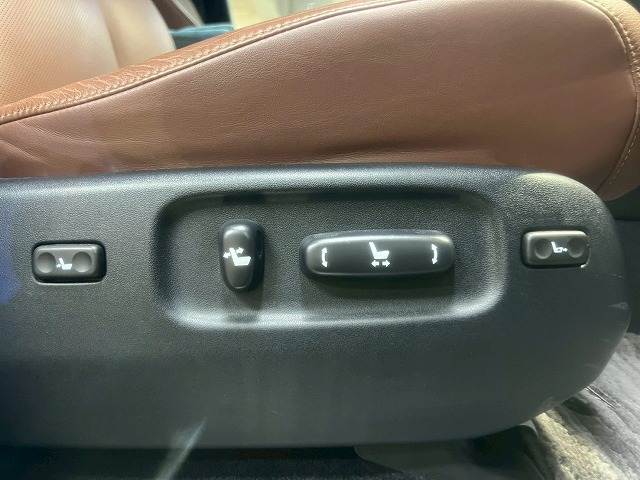 トヨタ&nbsp;ランドクルーザー200系の画像16