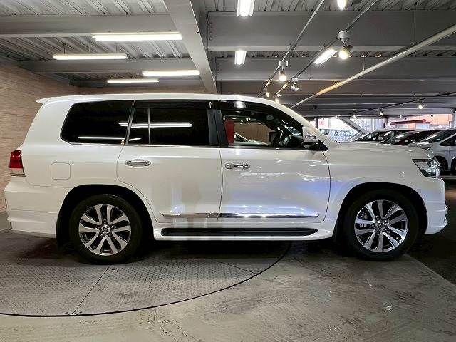 トヨタ&nbsp;ランドクルーザー200系の画像18