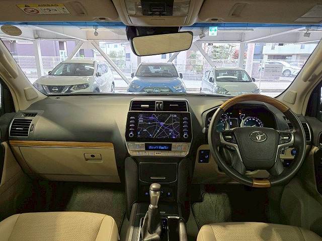 ランドクルーザープラド□TX“Lパッケージ・Matt Black Edition” 内装他