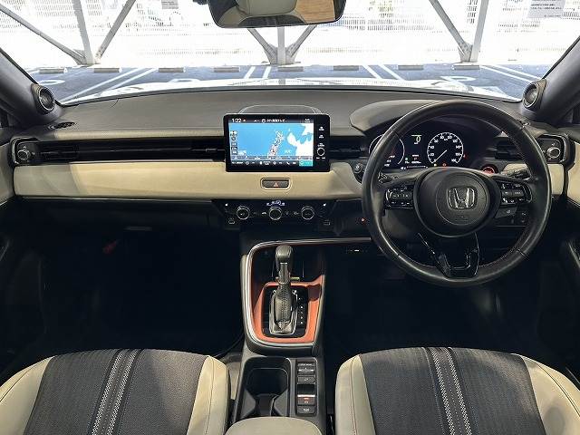 ヴェゼルハイブリッド□e:HEV PLaY 内装他