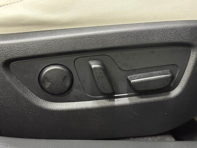 CX-30XD L Package 内装他