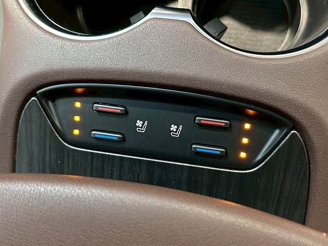 ハリアーハイブリッド□Z “Leather Package” 内装他