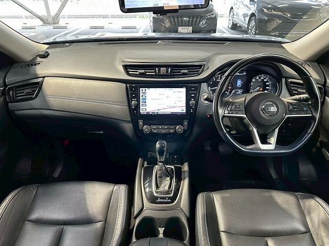 エクストレイルAUTECH i Package 2列シート車 内装他