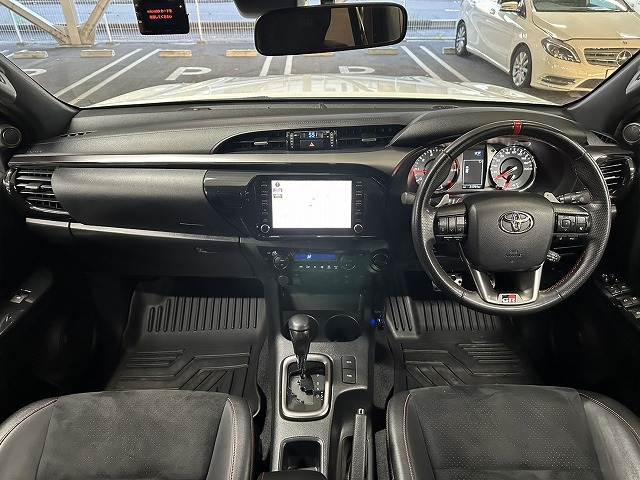 ハイラックスZ“GR SPORT” 内装他