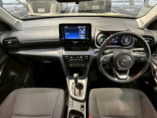 ヤリスクロスHYBRID G 内装他