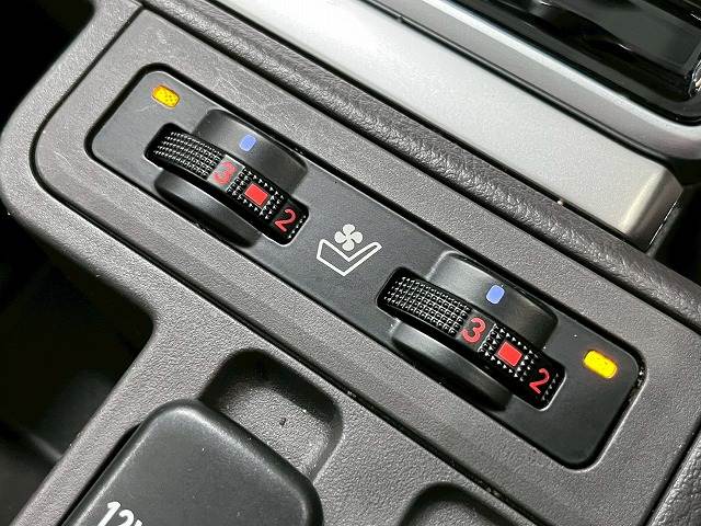 トヨタ&nbsp;ランドクルーザープラドの画像8