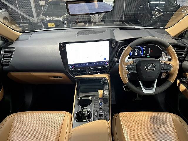 NXNX450h+ “version L” 内装他