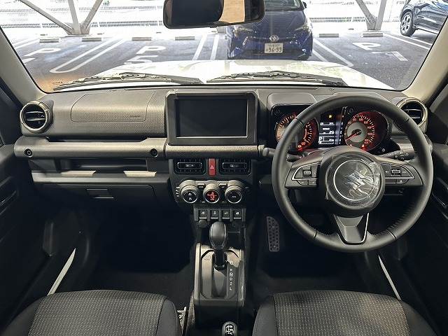 ジムニーノマドFC 登録済未使用車/衝突軽減ブレーキ/シートヒーター/レーダークルーズコントロール/ハイビームアシスト/アイドリングストップ/LEDヘッドライト/オートエアコン/スマートキー/プッシュスタート 内装他