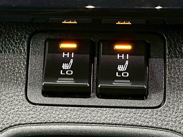 カローラクロスGRスポーツ パノラマルーフ/AppleCarPlay/10.5型ナビ/全方位カメラ/パワーバックドア/アドバンストパーク/フルセグTV/シートヒーター/ステアリングヒーター/レーダークルーズコントロール 内装他