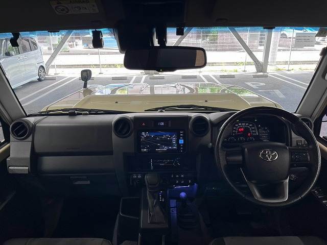 トヨタランドクルーザー70系□AX 内装他