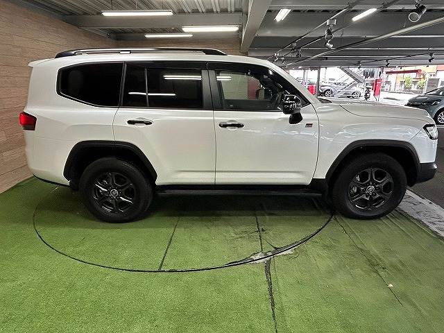トヨタ ランドクルーザー300系の画像18