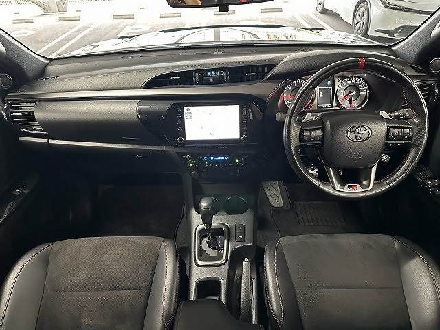 トヨタハイラックスZ“GR SPORT” 内装他