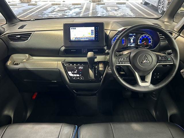三菱デリカミニT Premium Limited Edition 内装他
