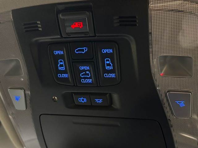 トヨタ アルファードの画像8