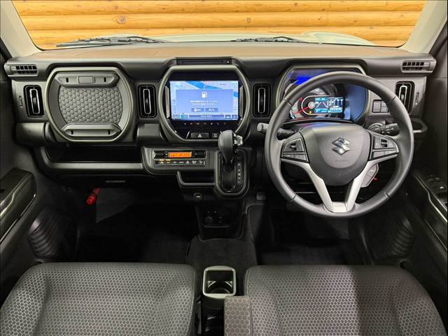 スズキハスラータフワイルド　ＡｐｐｌｅＣａｒＰｌａｙ／全方位カメラ／シートヒーター／コーナーセンサー／衝突軽減ブレーキ／レーンキープアシスト／クルーズコントロール／ＥＴＣ／プッシュスタート／スマートキー 内装他