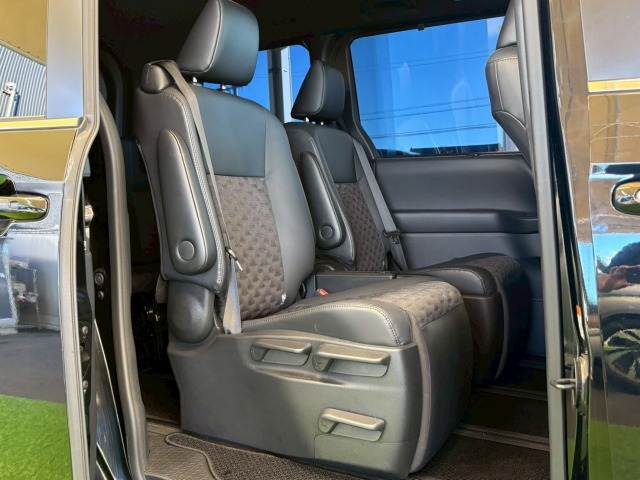 トヨタ ヴォクシーの画像12