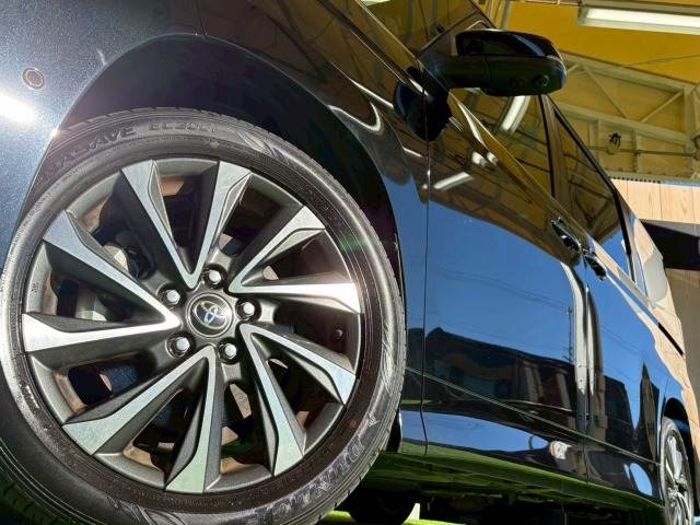 トヨタ ヴォクシーの画像20