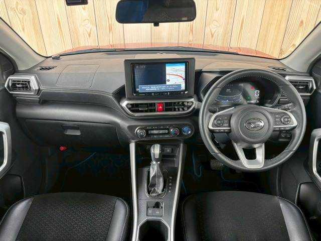 ロッキーPremium G HEV 内装他