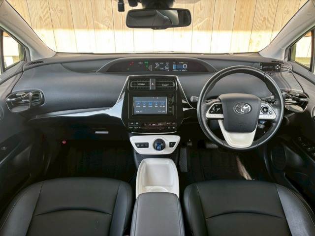 トヨタ&nbsp;プリウスの画像3