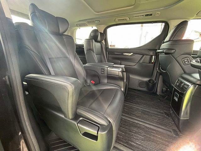 トヨタ&nbsp;ヴェルファイアの画像13