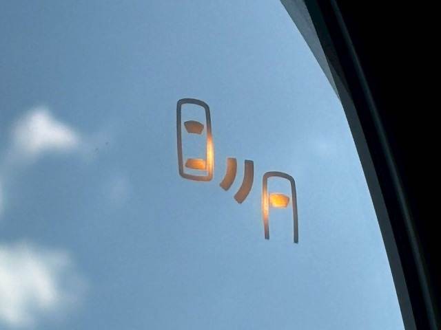 トヨタ ヴォクシーハイブリッドの画像8