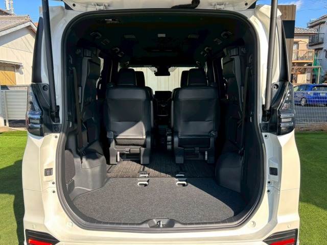 トヨタ ヴォクシーハイブリッドの画像15