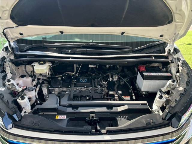 トヨタ ヴォクシーハイブリッドの画像18