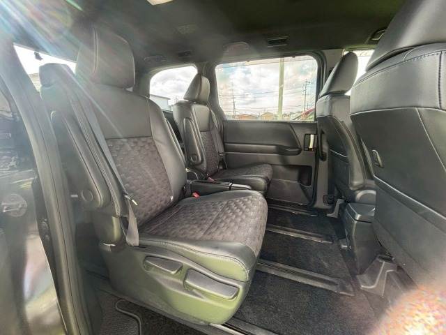 トヨタ&nbsp;ヴォクシーハイブリッドの画像13