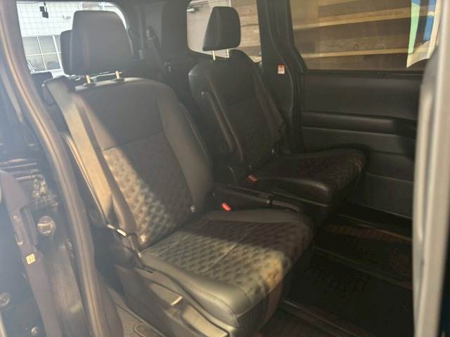 トヨタ&nbsp;ヴォクシーハイブリッドの画像13