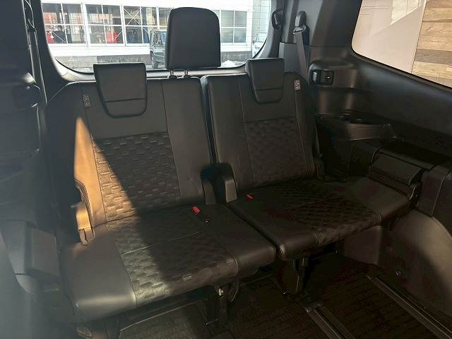 トヨタ&nbsp;ヴォクシーハイブリッドの画像14