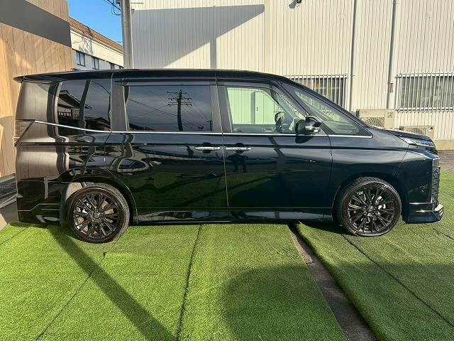 トヨタ&nbsp;ヴォクシーハイブリッドの画像17