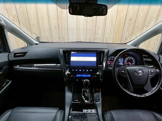 トヨタ&nbsp;アルファードの画像3