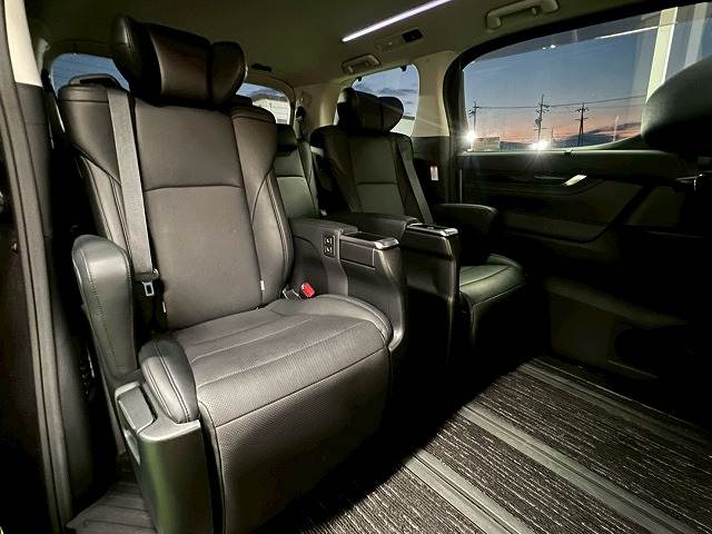 トヨタ&nbsp;アルファードの画像13