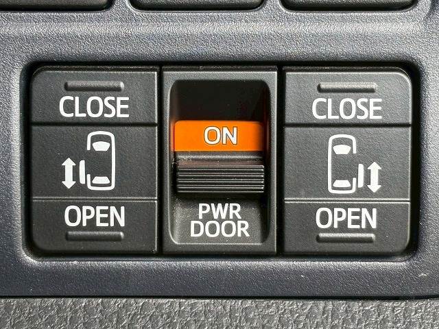 トヨタ&nbsp;ヴォクシーの画像8